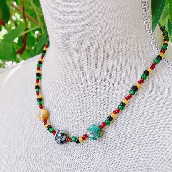 VTG 90s Mosaic Glass Beaded Necklace Red Yellow Green Afrocentric Boho Style - Picture 9 of 11